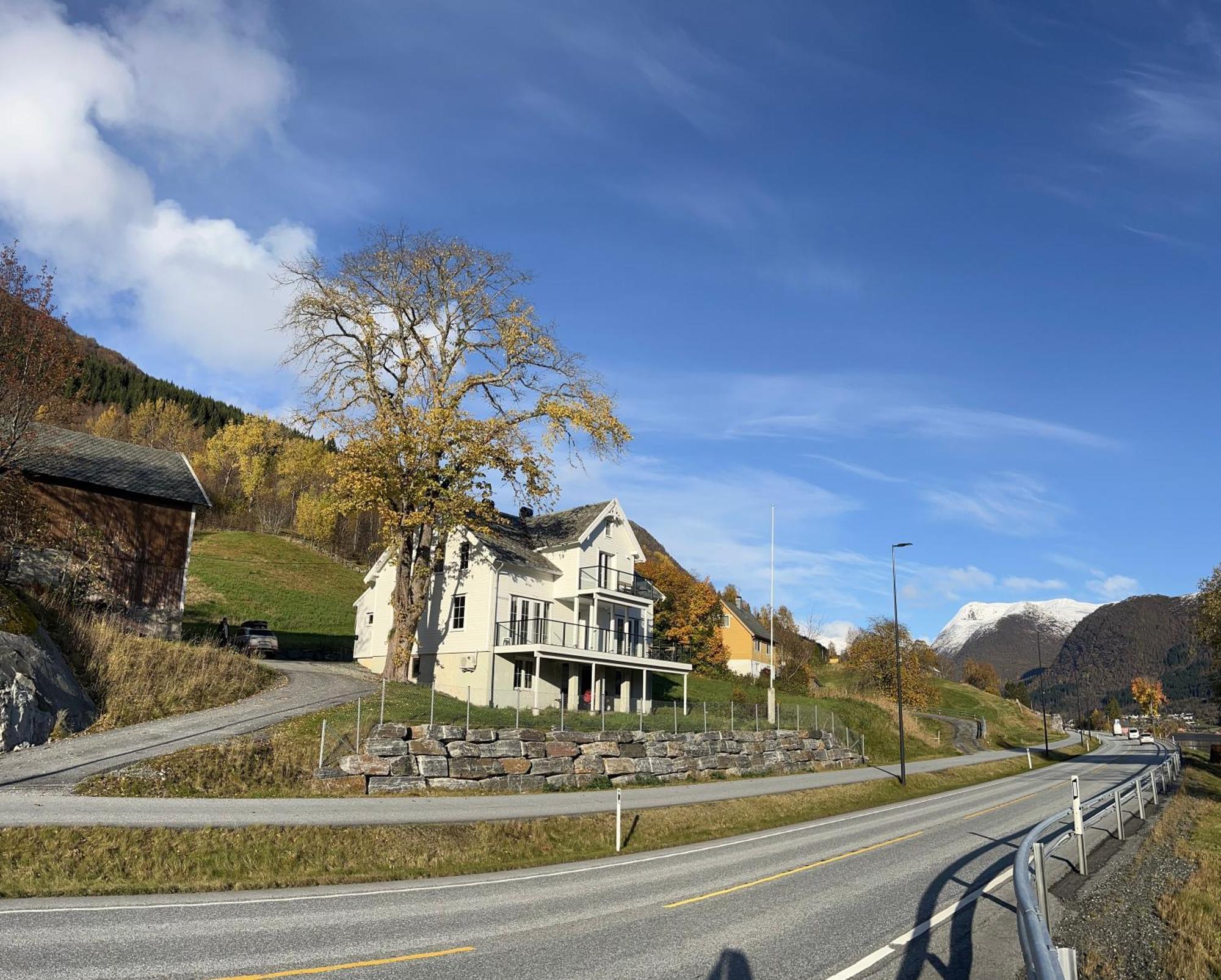Husslattene Apartments With Terrace Skei  Eksteriør bilde
